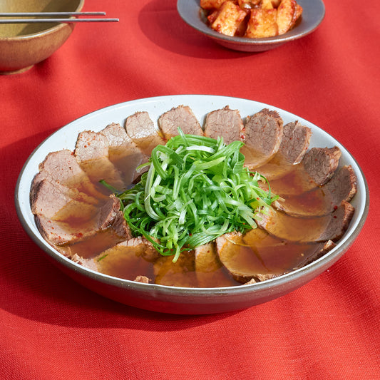 양지수육 Cold Brisket with Scallion Salad (GF, DF)